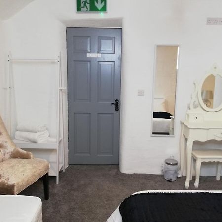 ホテル Ardhill House The Diamond, In The Heart Of Ardara Town , F94 C7X9 エクステリア 写真