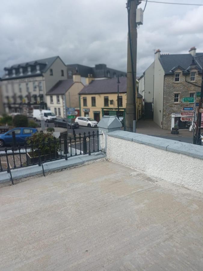 ホテル Ardhill House The Diamond, In The Heart Of Ardara Town , F94 C7X9 エクステリア 写真